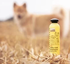 Greenfields Hondenshampoo Voor Langharige Vacht - Zorgt Voor Een Zijdezachte Glanzende Vacht - Inhoud 270 Ml - Hondenshampoo Langharige Vacht -Hondenbenodigdheden 1200x1089 1