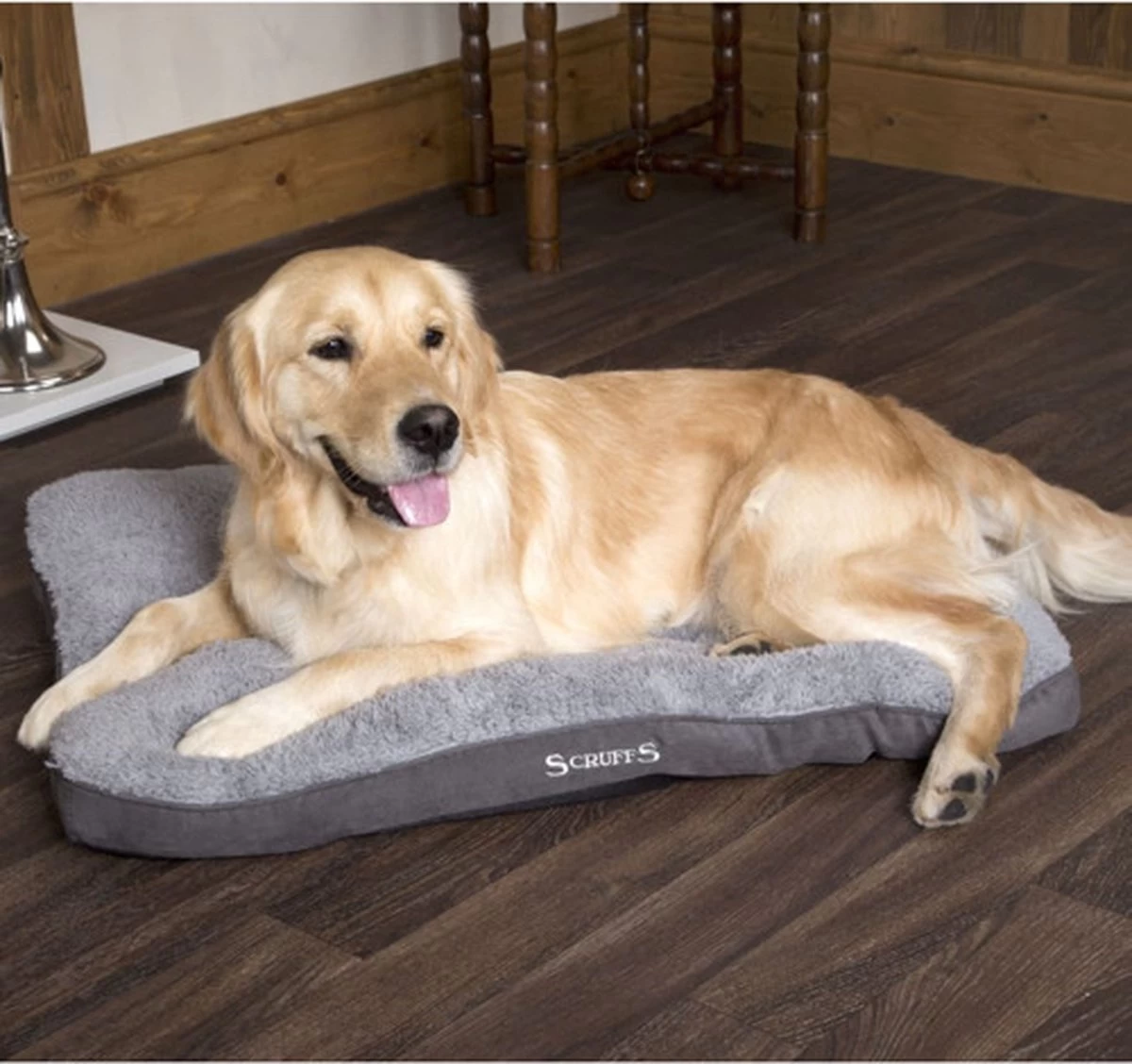 Scruffs Cosy - Comfortabel Hondenkussen In Grijs, Beige Of Karamel - Met Imitatie Suède Buitenvoering En Superzachte Binnenvoering - 100 X 70 Cm - Grijs 17 Scruffs Cosy - Comfortabel Hondenkussen In Grijs, Beige Of Karamel - Met Imitatie Suède Buitenvoering En Superzachte Binnenvoering - 100 X 70 Cm - Grijs - Afbeelding 15