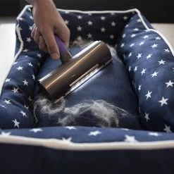 FurDaddy Batterij-aangedreven - Huisdier Haar Verwijderaar Voor Kleding - Herbruikbare Pluizenroller Voor Moeiteloze Verwijdering Van Kattenhaar & Hondenhaar - Zelfreinigende Pluizenborstel Voor Tapijt, Bank, Auto, Bed -Hondenbenodigdheden 1200x1200 225