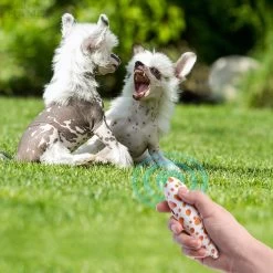 Merkloos LotaHome - Anti Blaf Apparaat - Hondentrainer Voor Binnen En Buiten - Bereik Tot 15 Meter - Diervriendelijk - Zonder Schok - Ultrasone - Voor Alle Honden - Inclusief Clicker 25 Merkloos LotaHome - Anti Blaf Apparaat - Hondentrainer Voor Binnen En Buiten - Bereik Tot 15 Meter - Diervriendelijk - Zonder Schok - Ultrasone - Voor Alle Honden - Inclusief Clicker -Hondenbenodigdheden 1200x1200 978