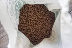 WOOOF Zalm - Geperst Hondenvoer - Hypoallergeen Hondenvoer - Geperste Hondenbrokken - Droogvoer - 18KG -Hondenbenodigdheden 1200x800 48